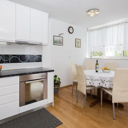 Apartman Mirjana *